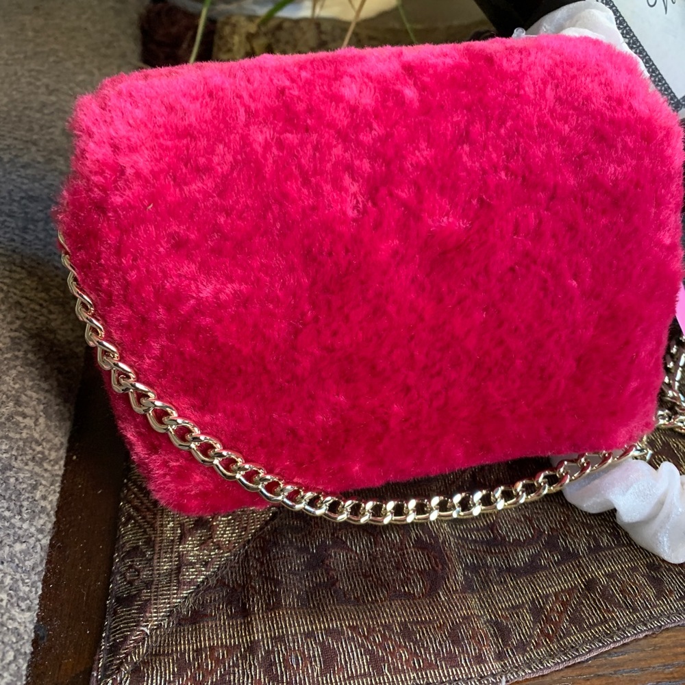 Authentic KATE SPADE FAUX FUR TURNLOCK Small CLUTCH/Crossbody - Picture 5 of 15